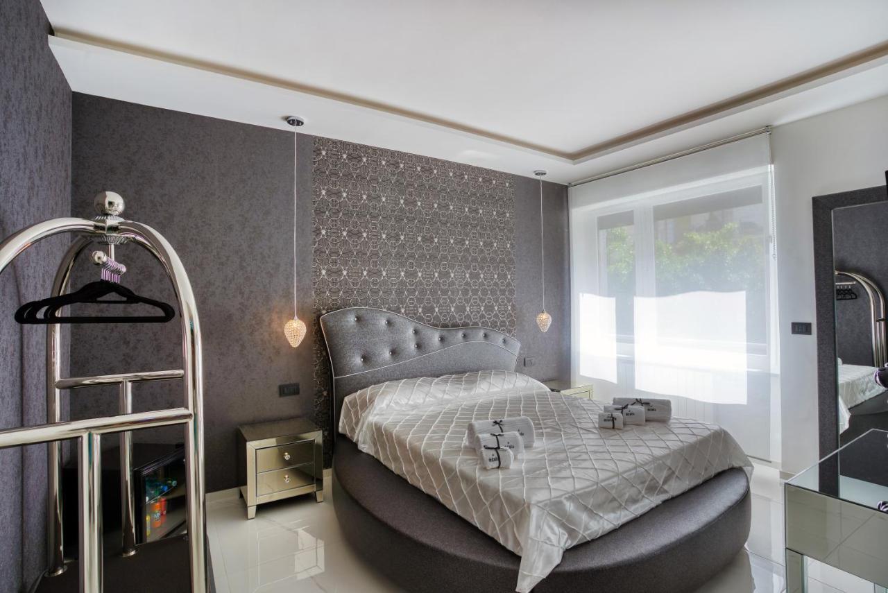 Distinto Suite & Rooms Lecce Exteriér fotografie